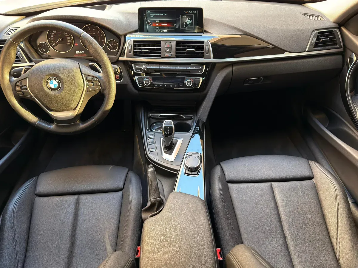 BMW Serie 3 Foto #12