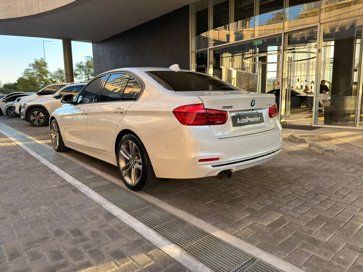 BMW Serie 3 Foto #6