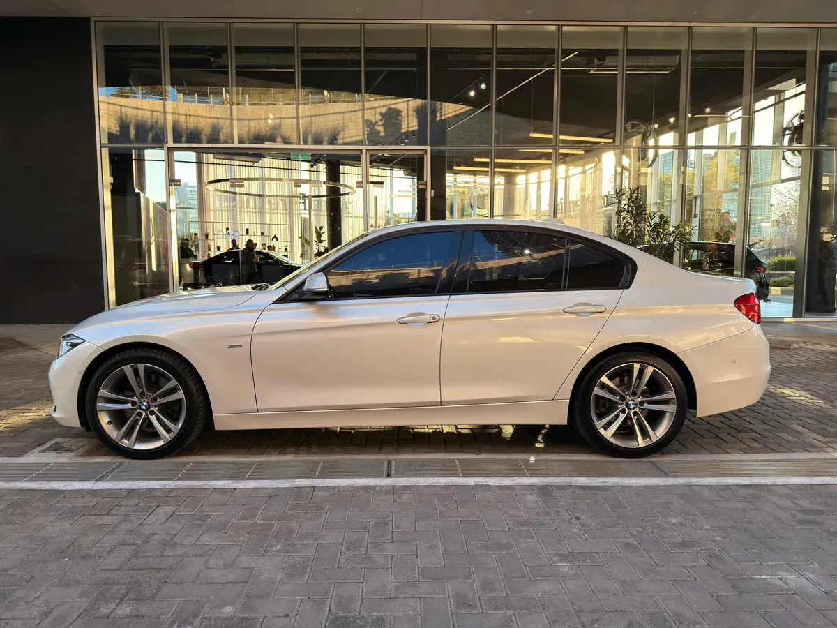 BMW Serie 3 Foto #5