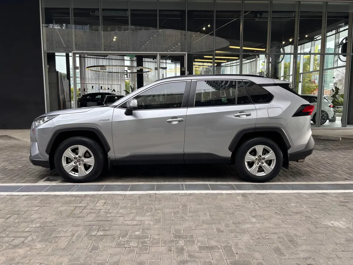 Toyota RAV4 Foto #7