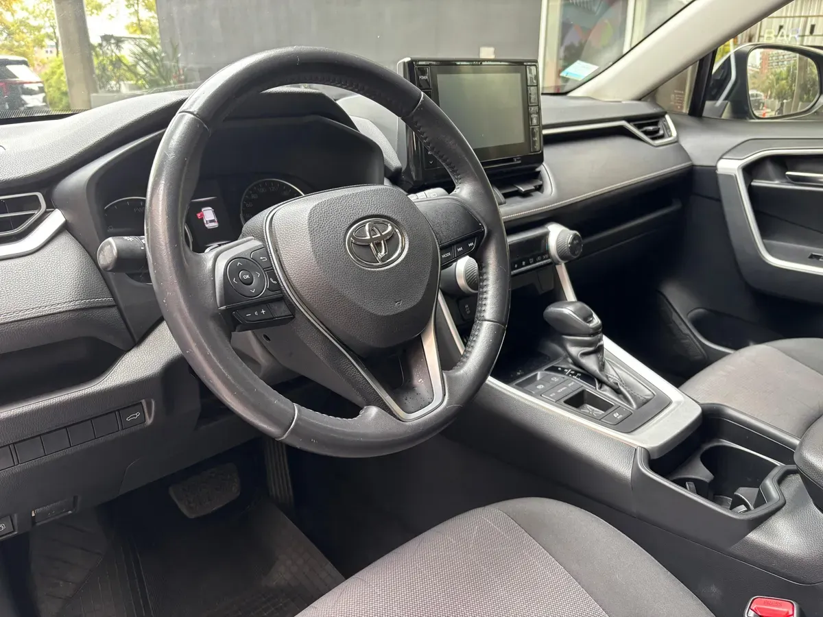 Toyota RAV4 Foto #16