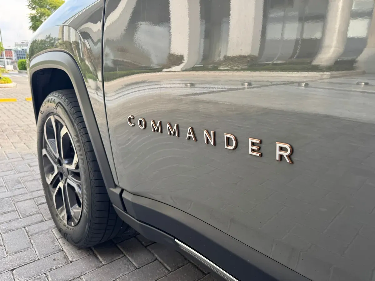 Jeep Commander Foto #21
