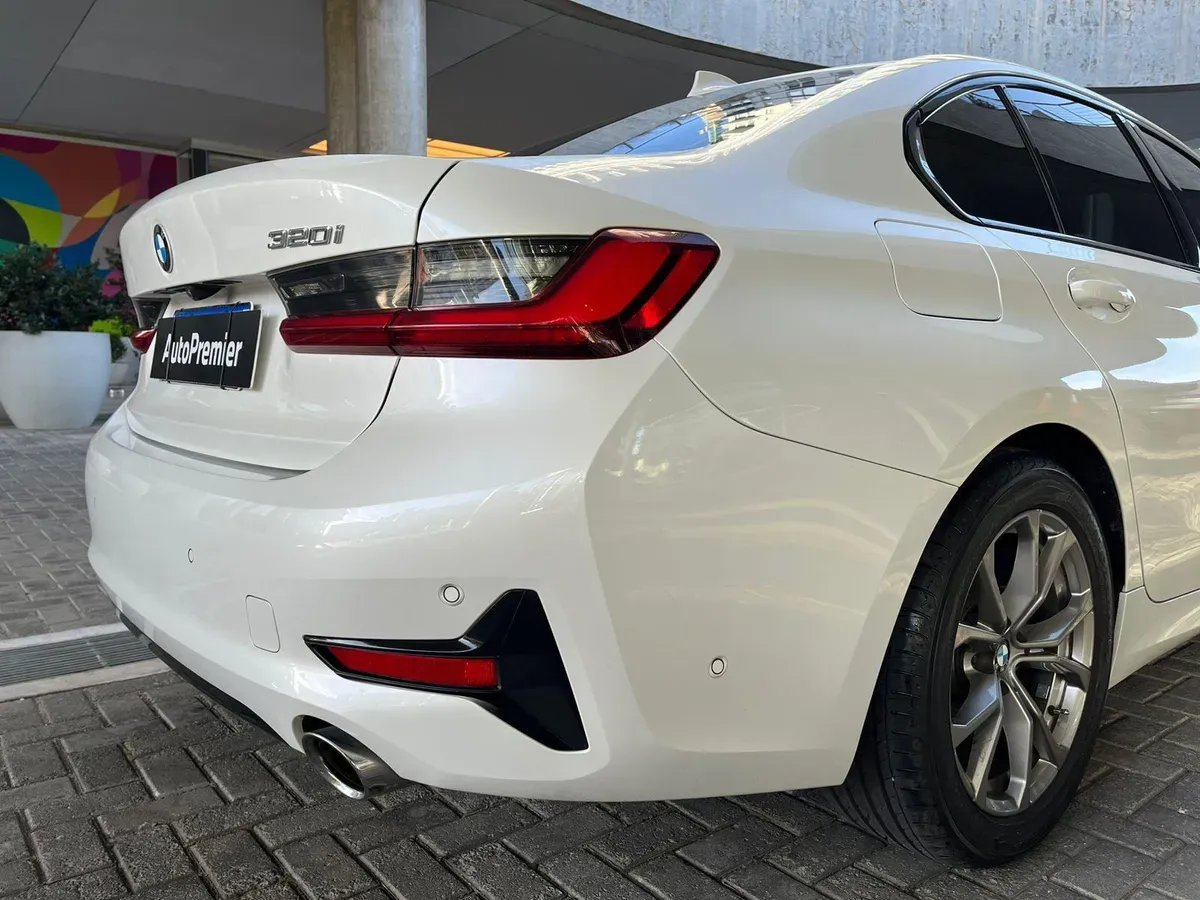 BMW Serie 3 Foto #9