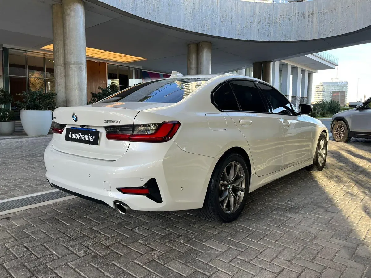 BMW Serie 3 Foto #6