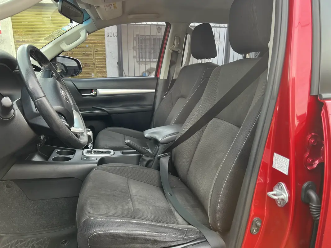 Toyota Hilux Foto #6