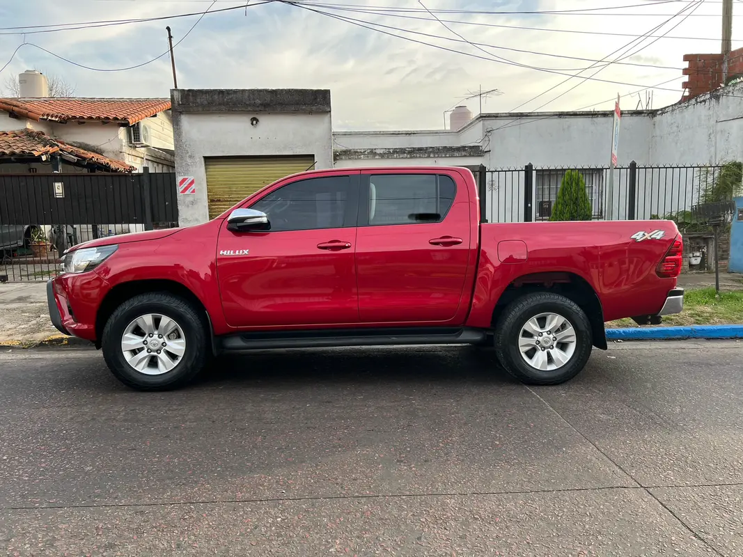 Toyota Hilux Foto #5