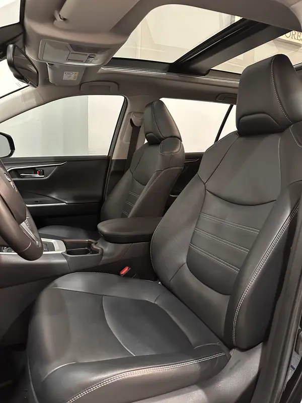 Toyota RAV4 Foto #8