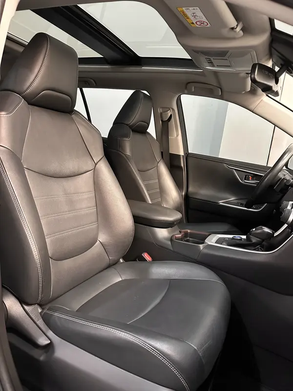Toyota RAV4 Foto #23