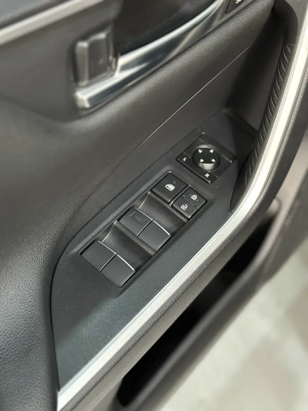 Toyota RAV4 Foto #11