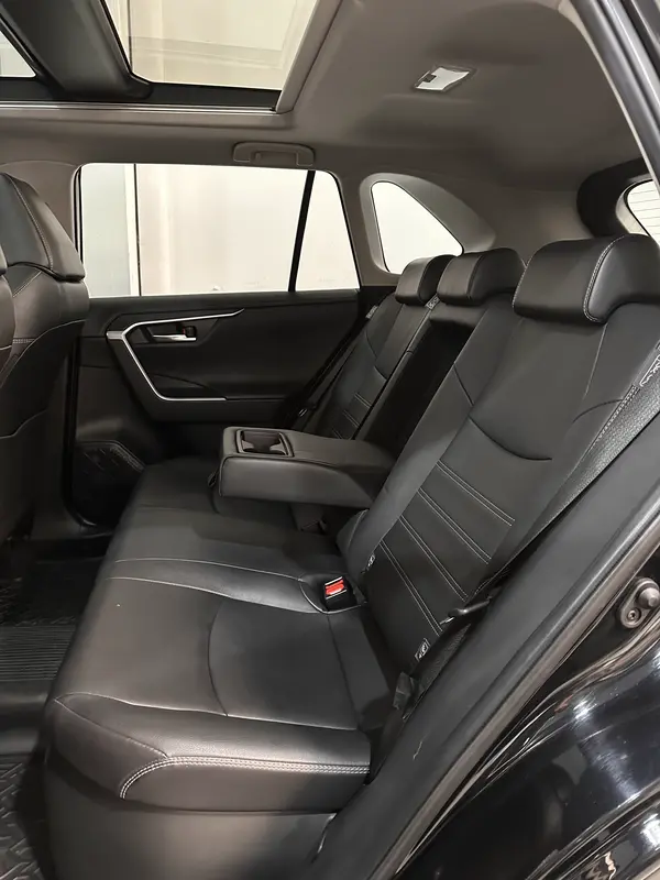 Toyota RAV4 Foto #14