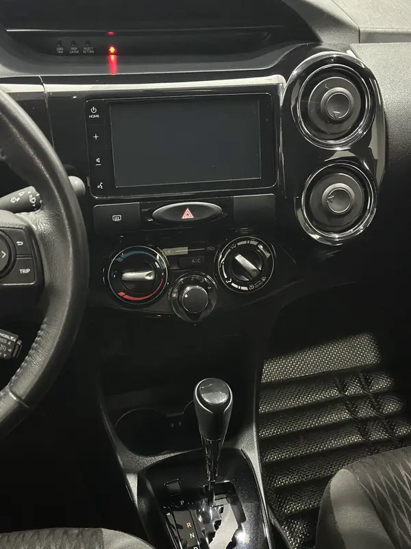 Toyota Etios Foto #31