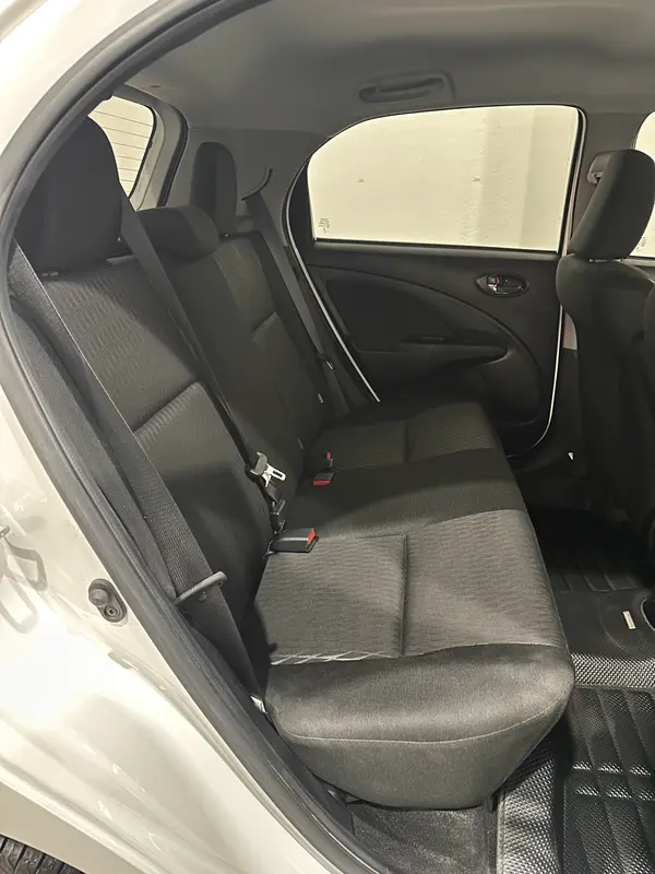 Toyota Etios Foto #20