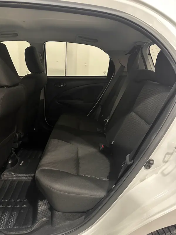 Toyota Etios Foto #4