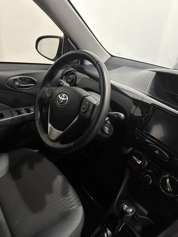 Toyota Etios Foto #22