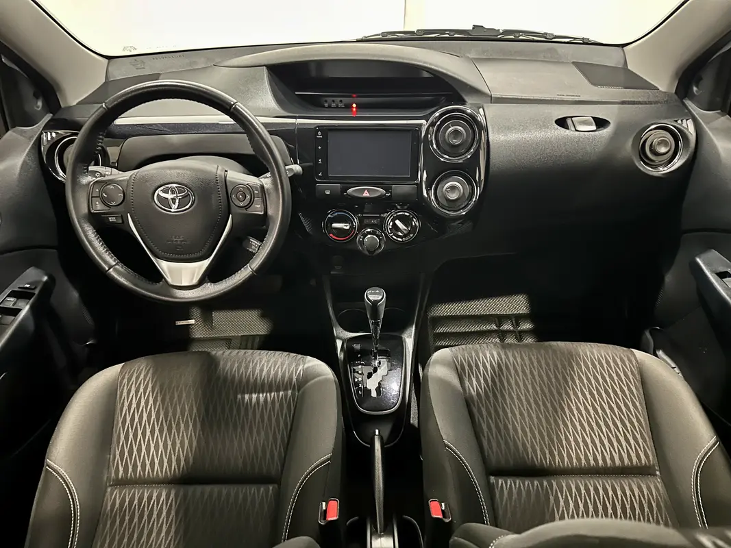 Toyota Etios Foto #29
