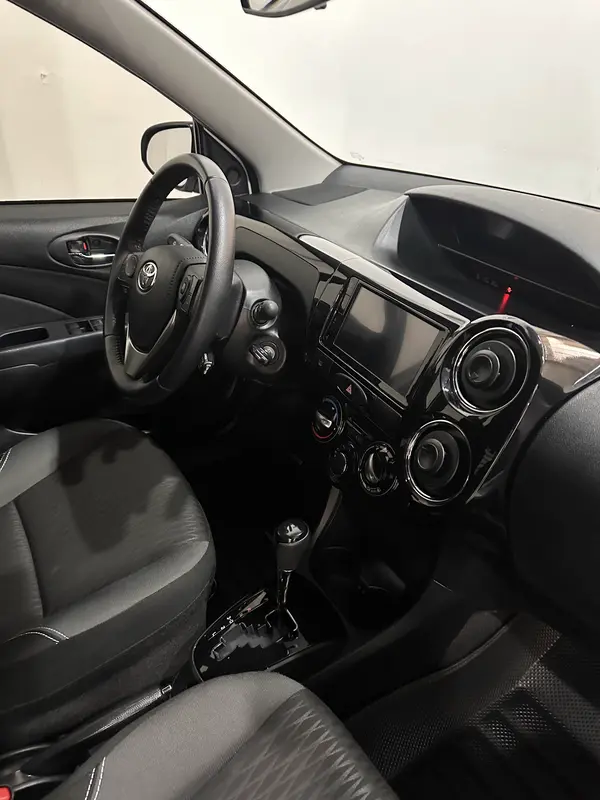 Toyota Etios Foto #19