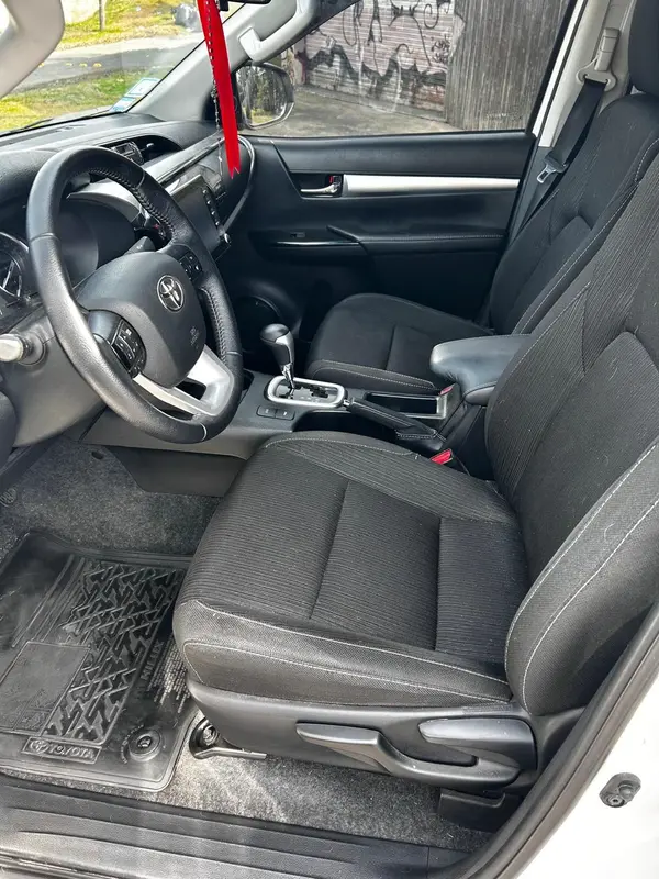 Toyota Hilux Foto #8