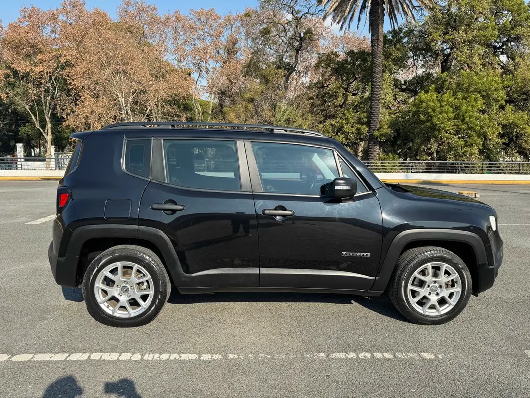 Mirá esta publicación de Jeep Renegade