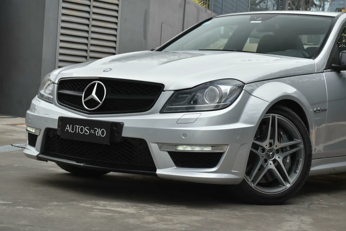 Mira esta publicación de Mercedes Benz Clase C