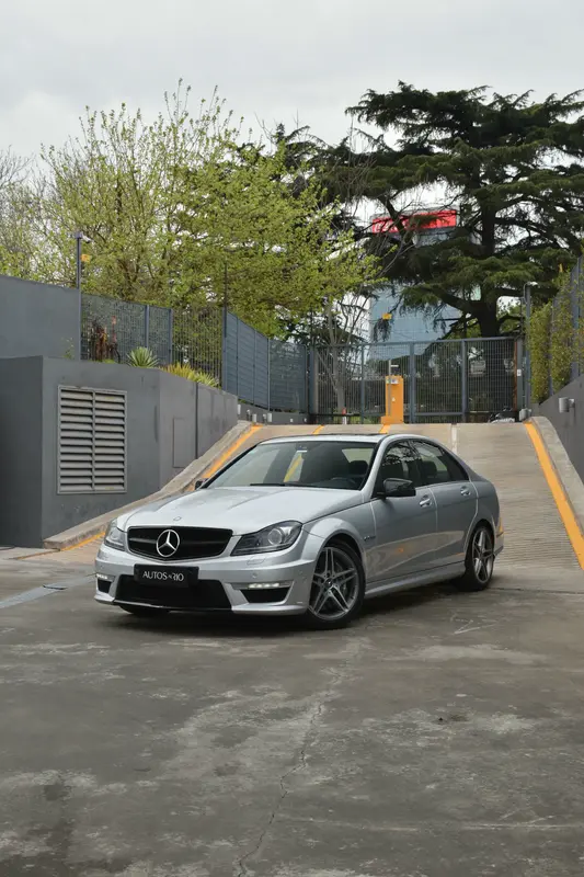 Mira esta publicación de Mercedes Benz Clase C