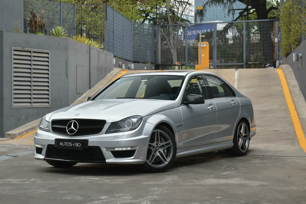 Mira esta publicación de Mercedes Benz Clase C