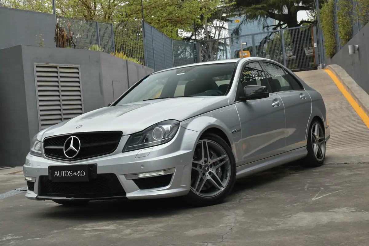 Mira esta publicación de Mercedes Benz Clase C