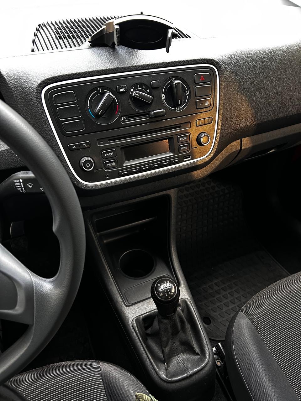 Volkswagen UP Foto #4