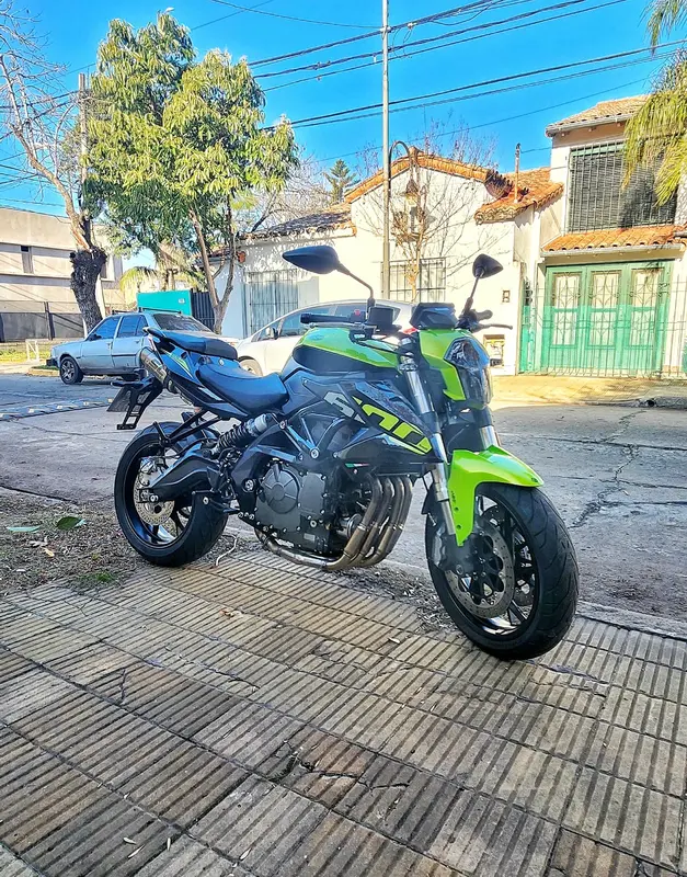 Mira esta publicación de Benelli TNT 600