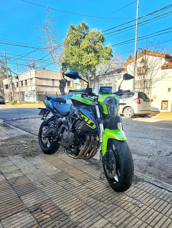 Mira esta publicación de Benelli TNT 600