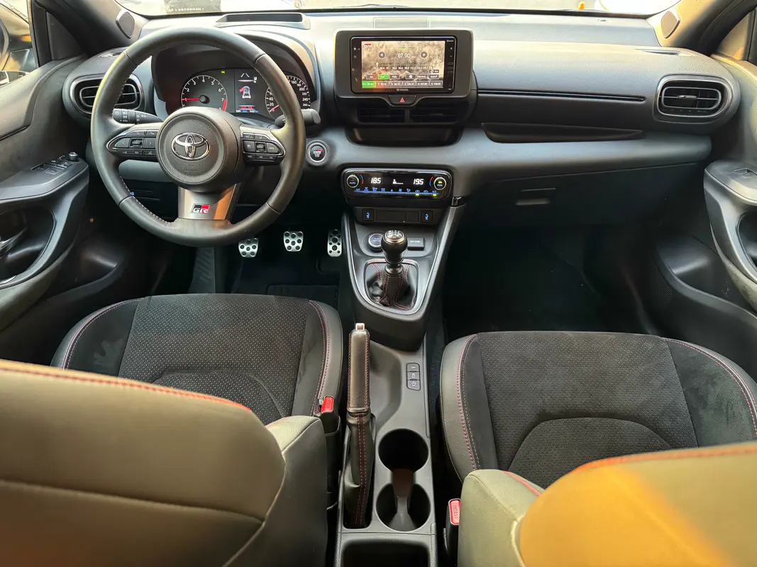 Toyota Yaris Foto #24