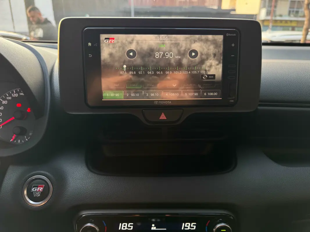 Toyota Yaris Foto #20