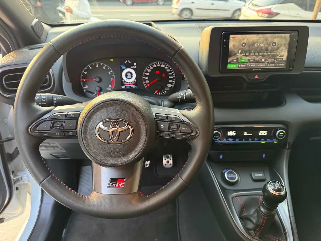 Toyota Yaris Foto #17