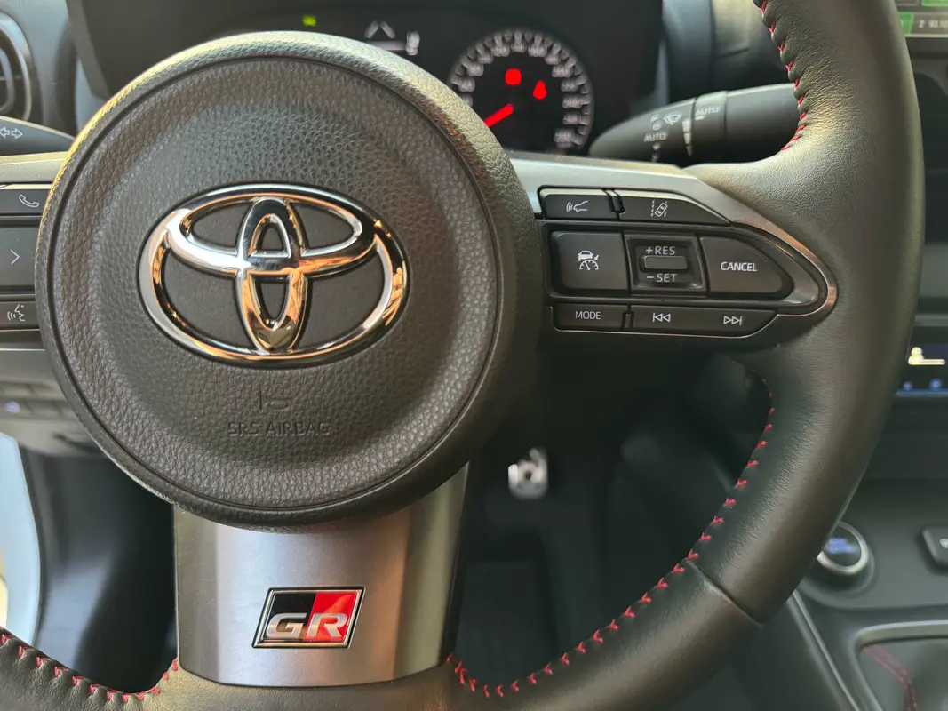 Toyota Yaris Foto #18