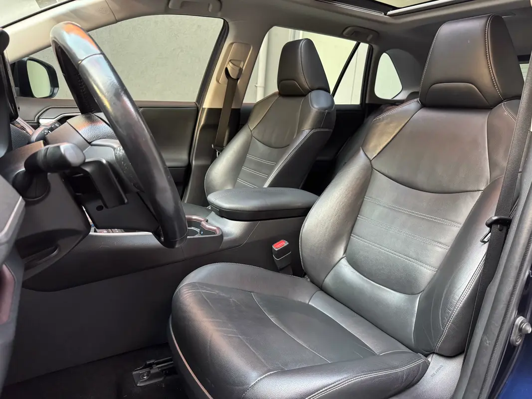 Toyota RAV4 Foto #14