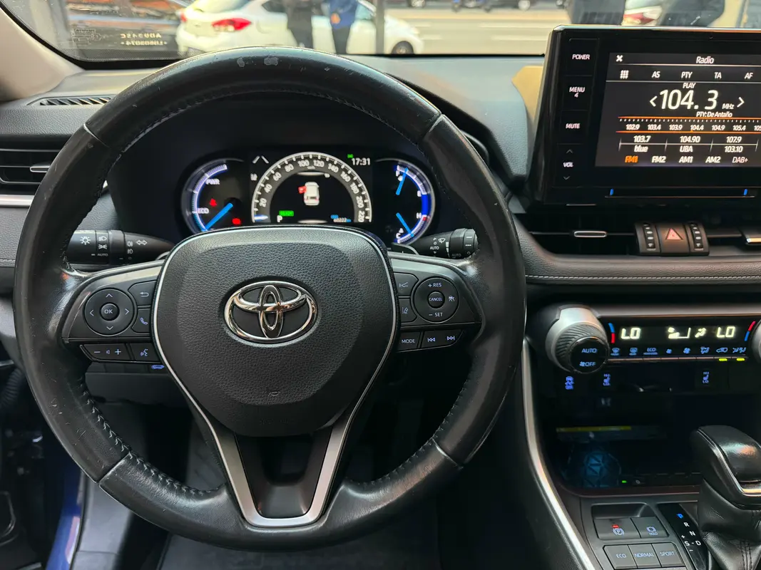 Toyota RAV4 Foto #15