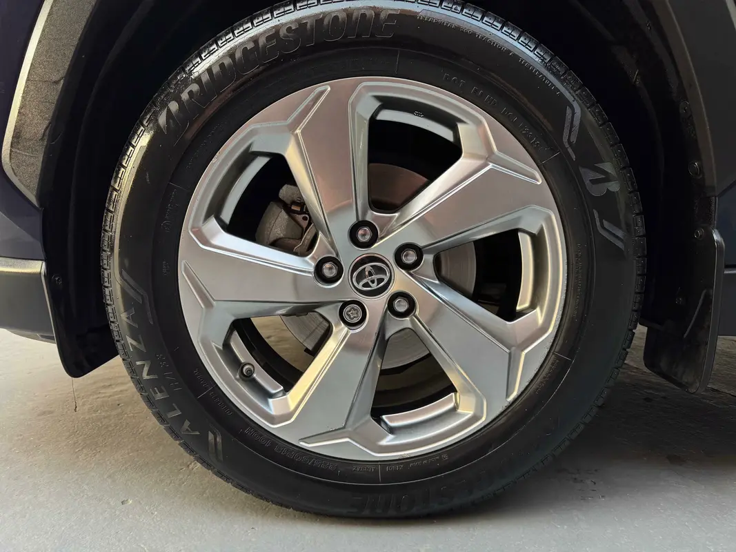 Toyota RAV4 Foto #8