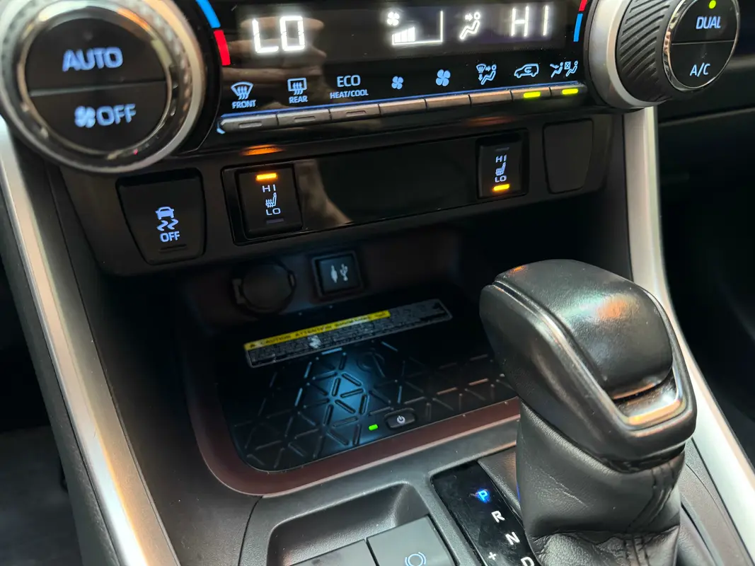 Toyota RAV4 Foto #19