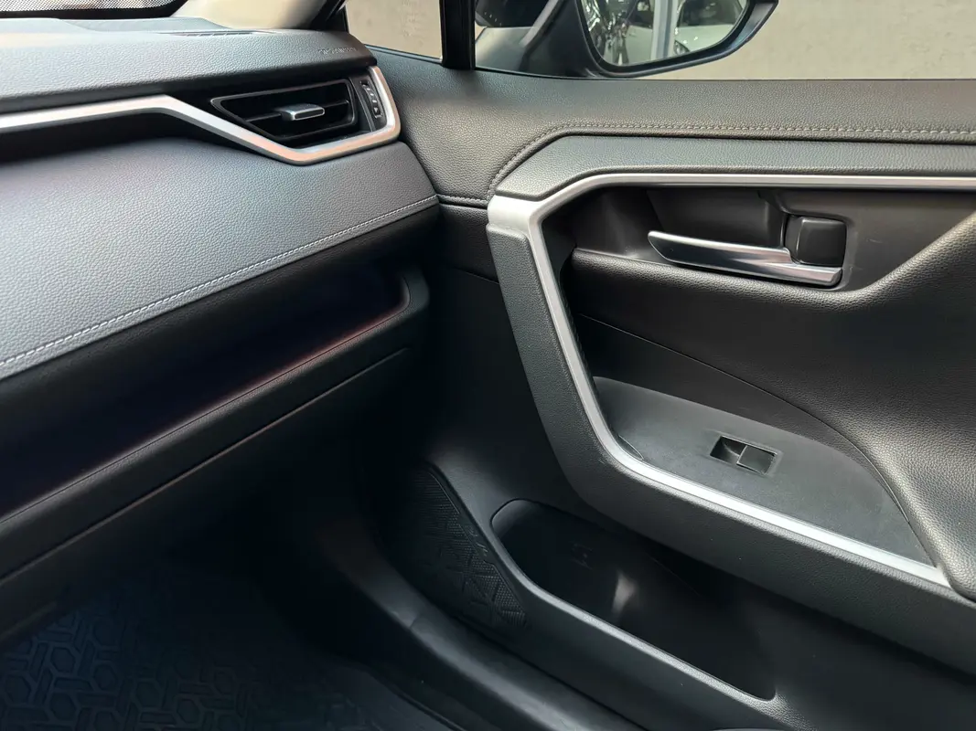 Toyota RAV4 Foto #22