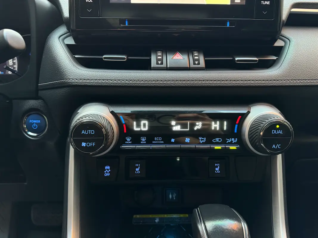 Toyota RAV4 Foto #18