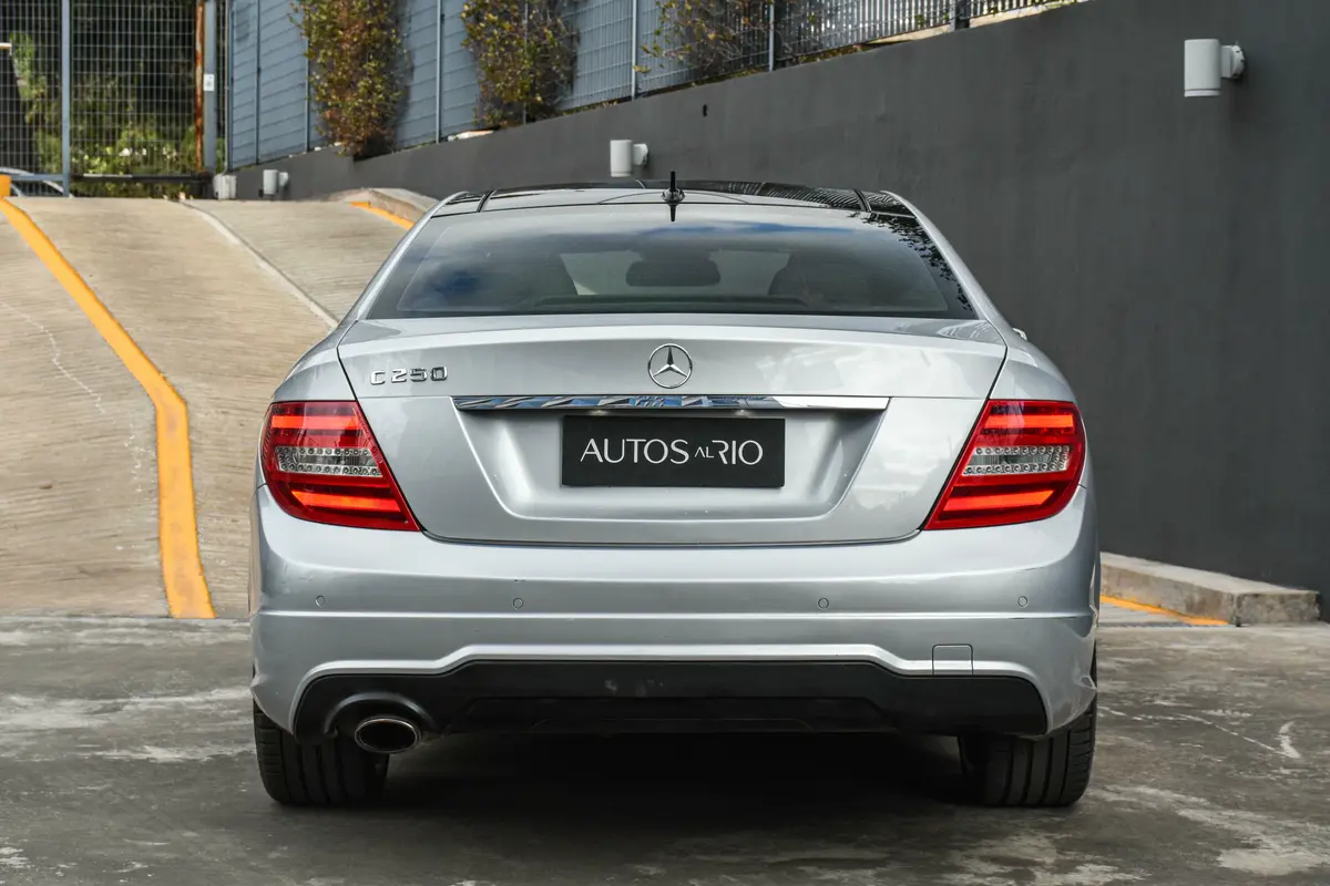 Mira esta publicación de Mercedes Benz Clase C