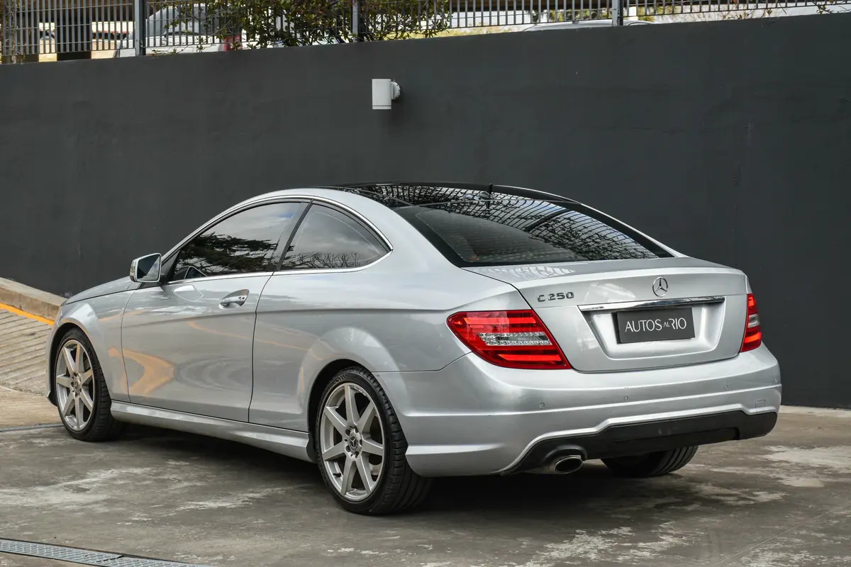 Mira esta publicación de Mercedes Benz Clase C