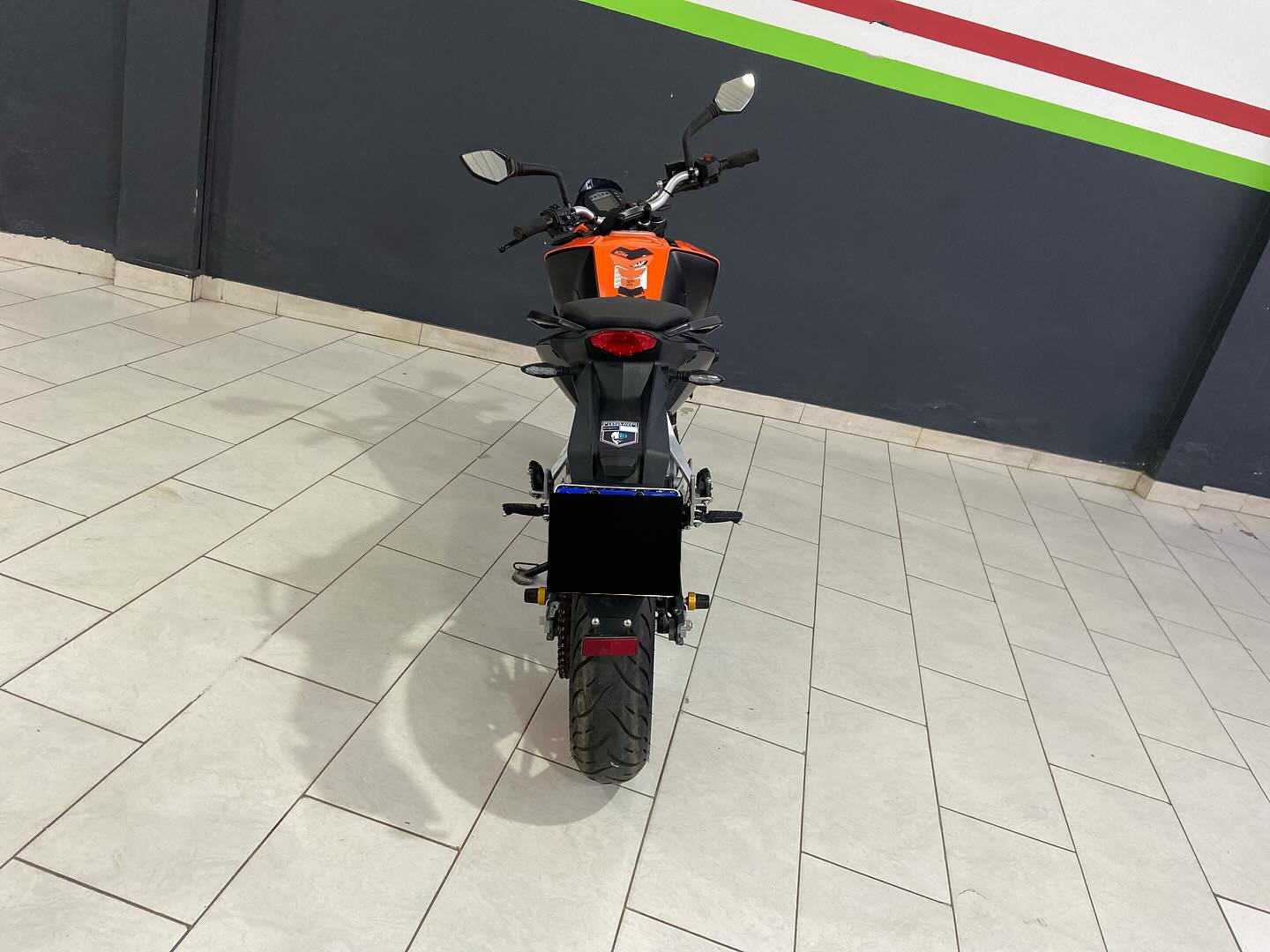 Mira esta publicación de KTM Duke 200 Naked
