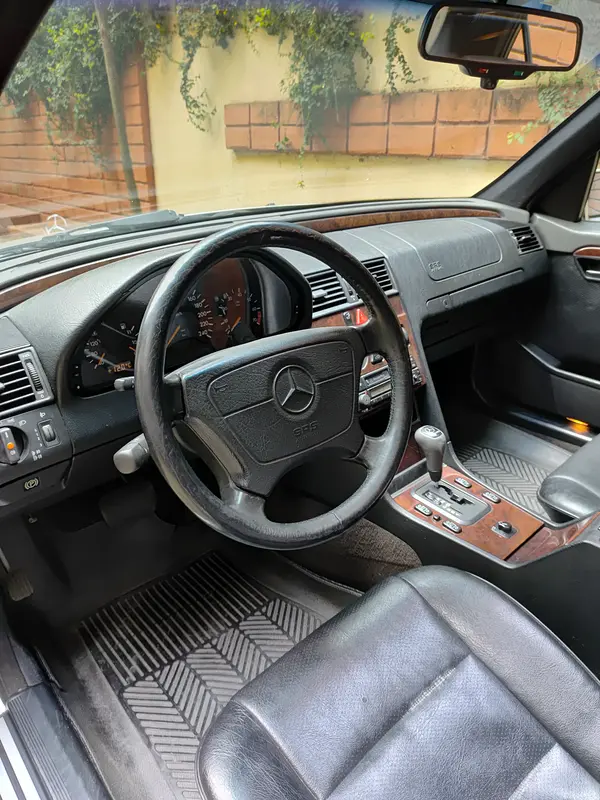 Mira esta publicación de Mercedes Benz Clase C