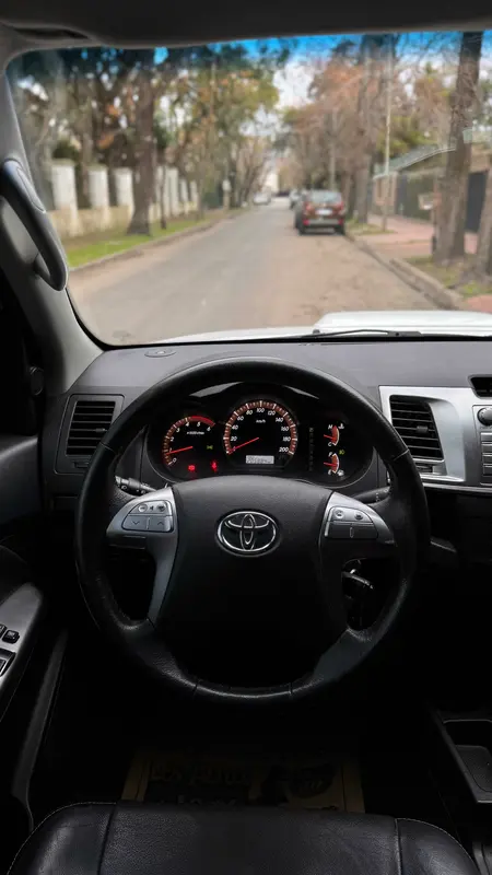 Toyota Hilux Foto #11
