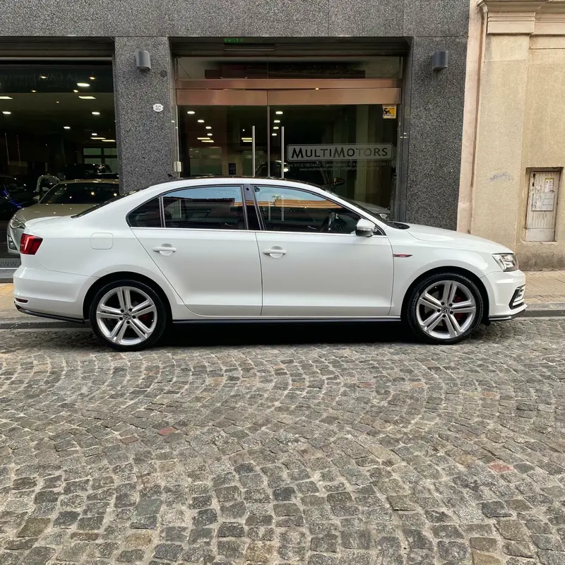Volkswagen Vento Foto #4