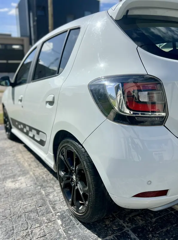 Renault Sandero II Foto #3