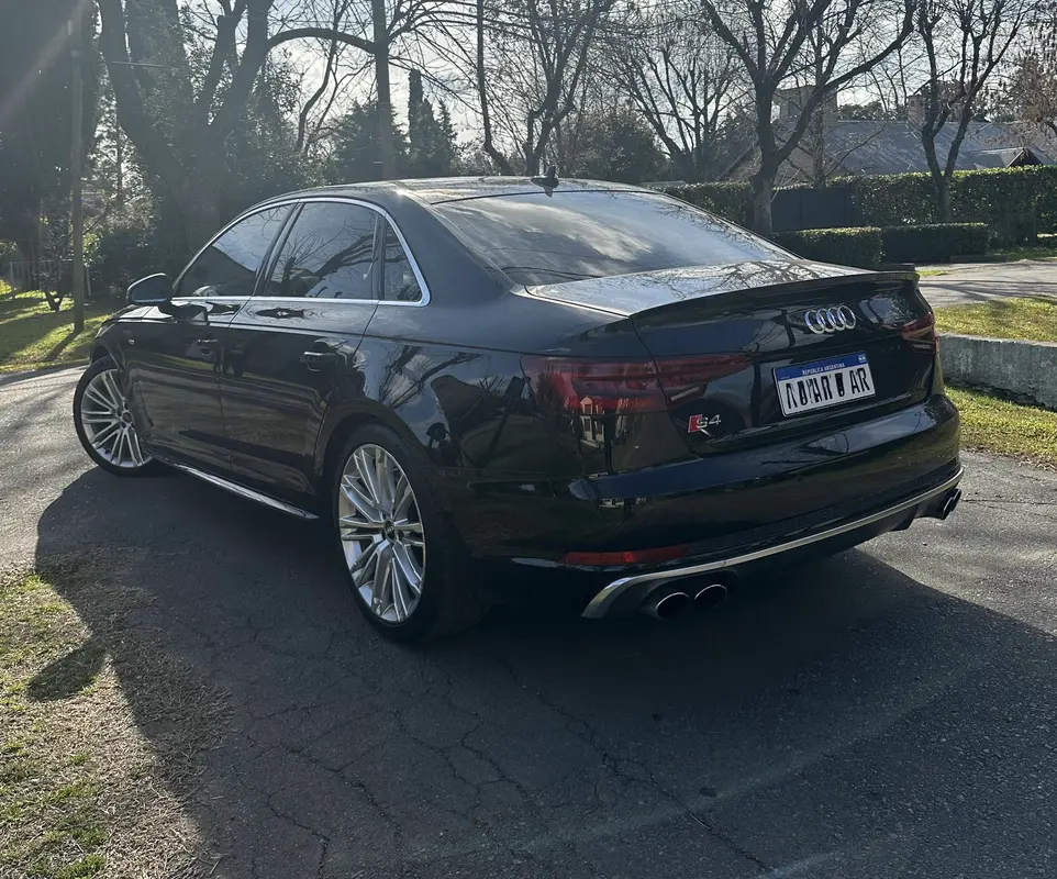 Mira esta publicación de Audi S4
