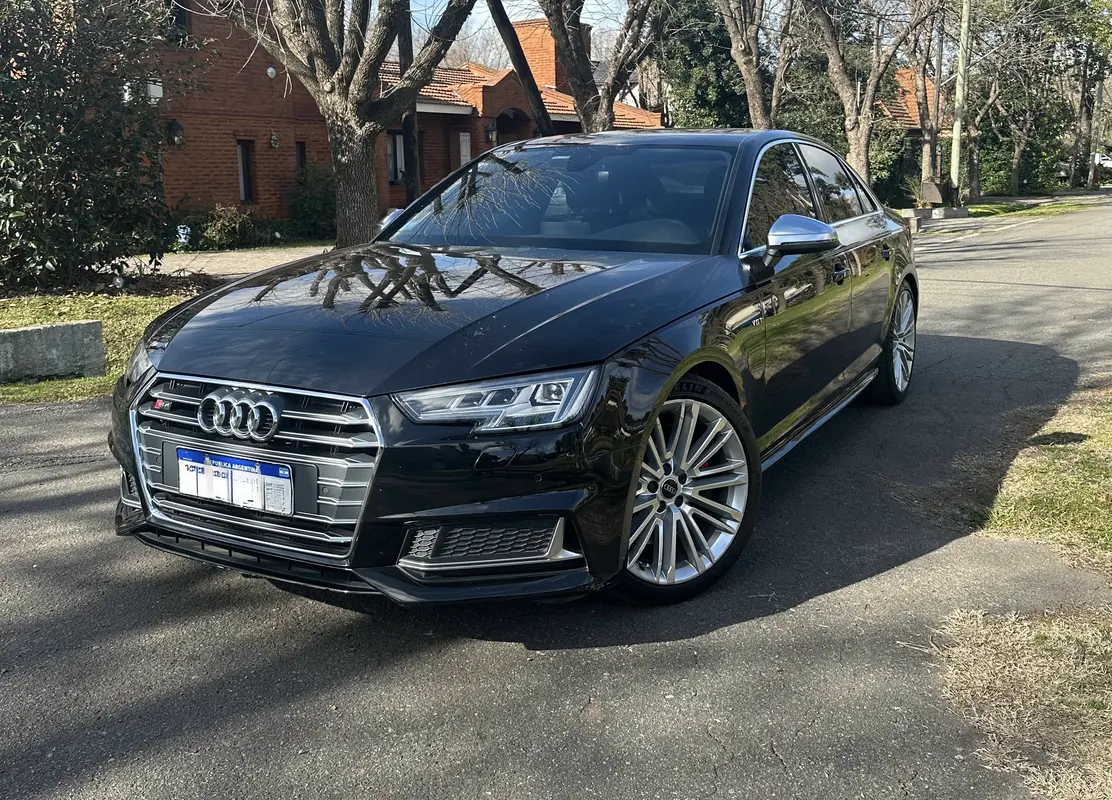 Mira esta publicación de Audi S4