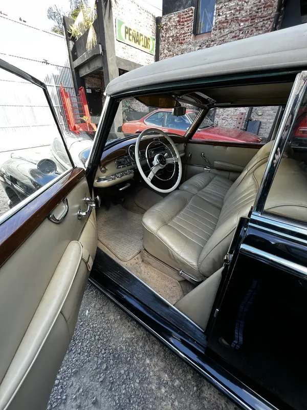 Mira esta publicación de Mercedes Benz 300