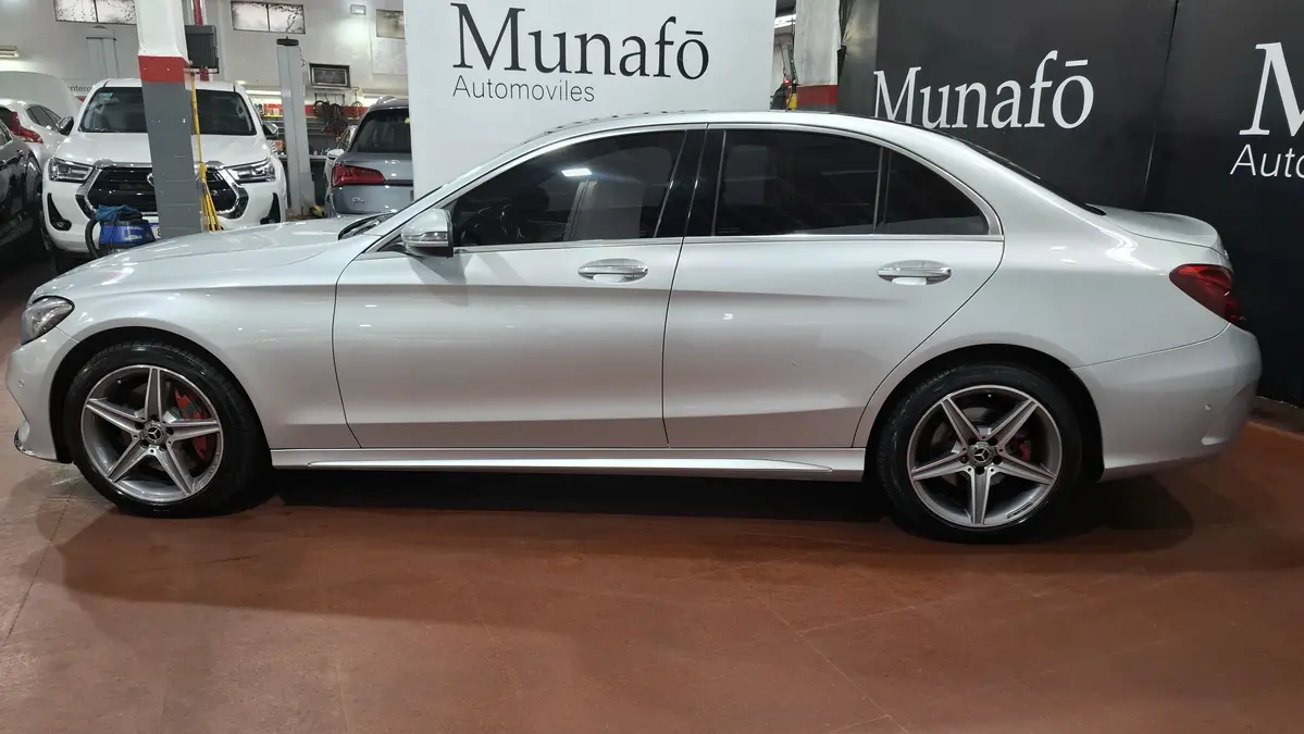 Mira esta publicación de Mercedes Benz Clase C
